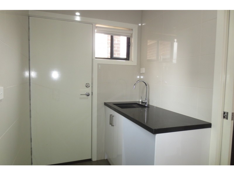 2/51 Stenhouse Avenue, Brooklyn VIC 3012