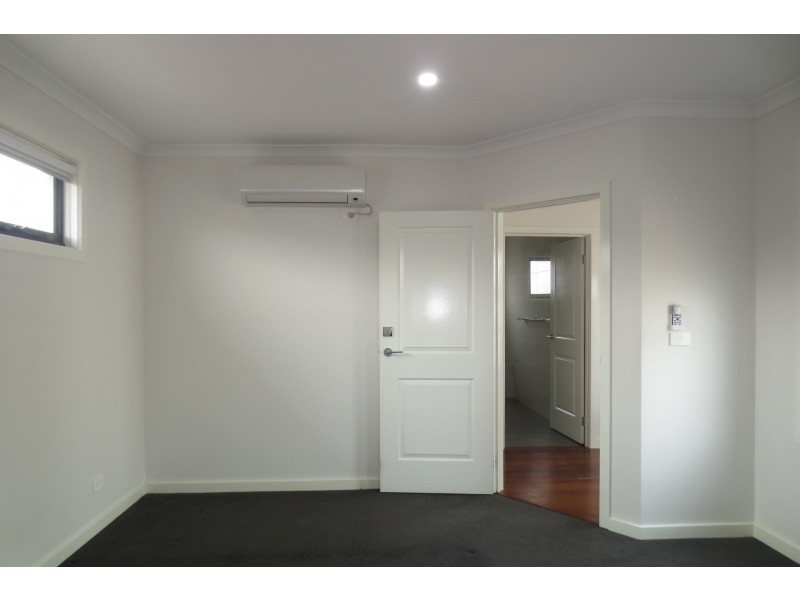 2/51 Stenhouse Avenue, Brooklyn VIC 3012