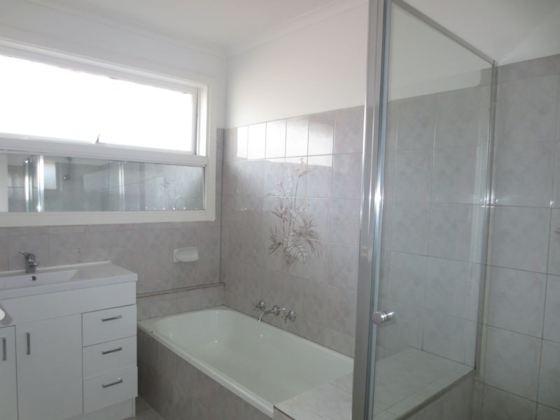 5 Stephenson Court, Altona Meadows VIC 3028