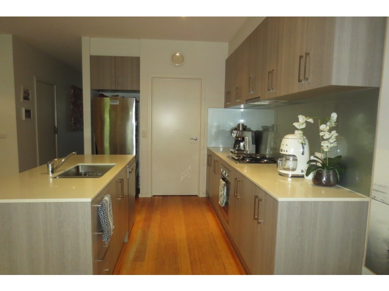 2/12 Ararat Street, Altona North VIC 3025