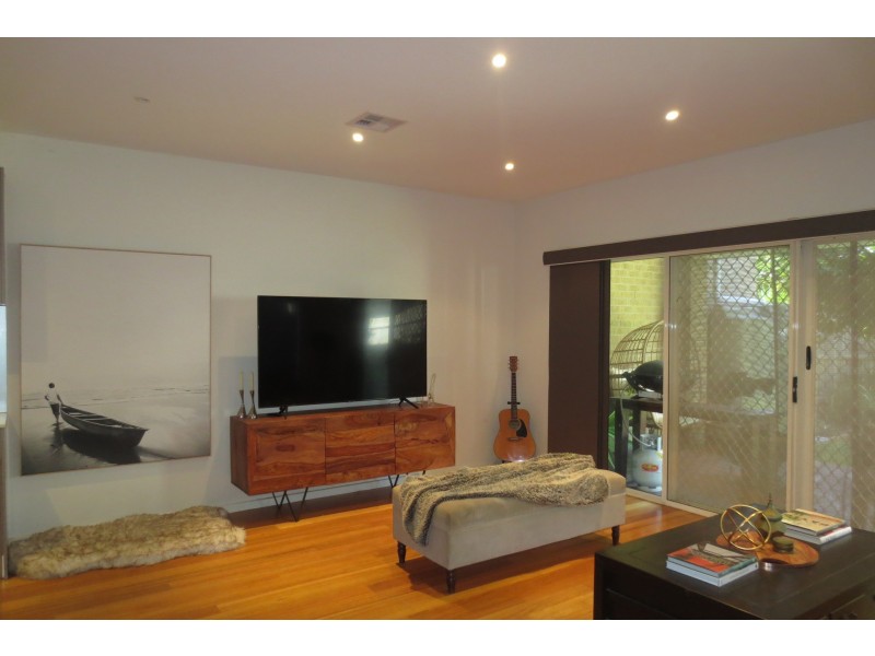 2/12 Ararat Street, Altona North VIC 3025