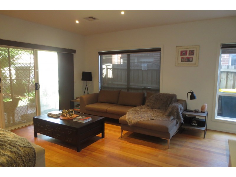 2/12 Ararat Street, Altona North VIC 3025