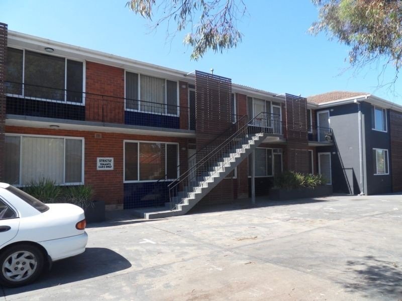 2/355 Blackshaws Road, Altona North VIC 3025