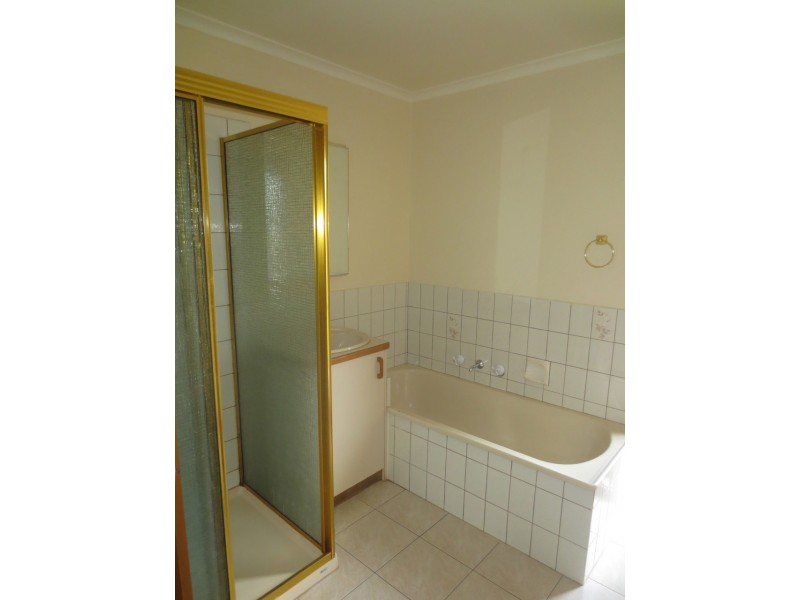 1/10 Cox Court, Altona Meadows VIC 3028