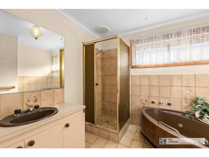 5 Lady Nelson Crescent, Altona Meadows VIC 3028