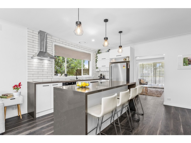 23 Dove Avenue, Altona VIC 3018