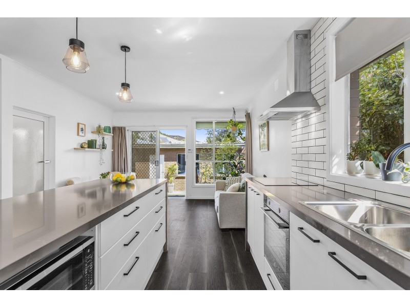 23 Dove Avenue, Altona VIC 3018