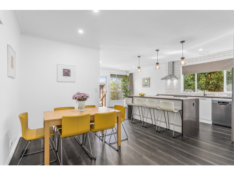 23 Dove Avenue, Altona VIC 3018