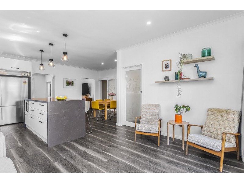 23 Dove Avenue, Altona VIC 3018