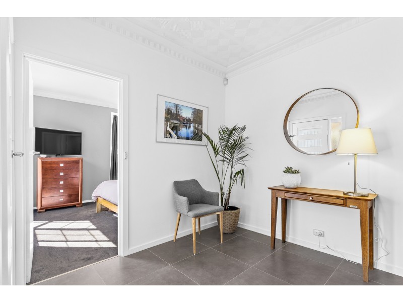 23 Dove Avenue, Altona VIC 3018