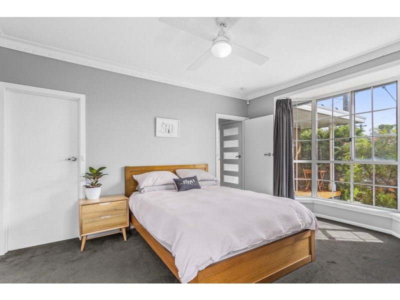 23 Dove Avenue, Altona VIC 3018