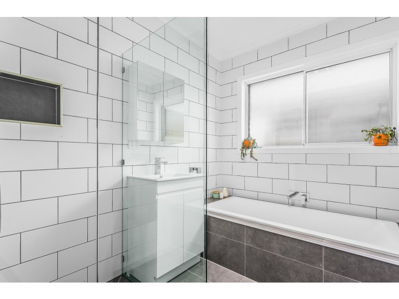 23 Dove Avenue, Altona VIC 3018