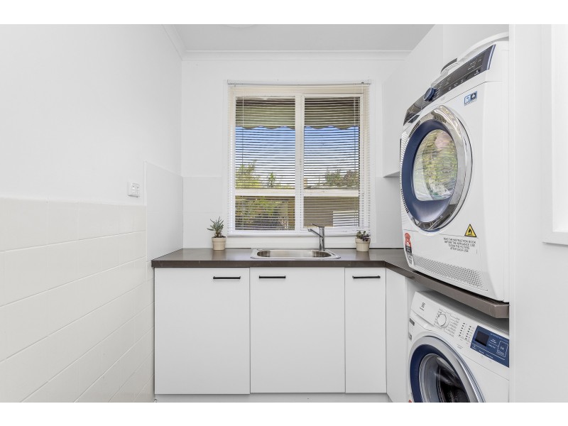 23 Dove Avenue, Altona VIC 3018