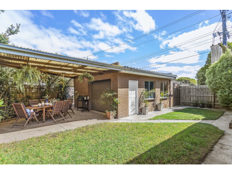 23 Dove Avenue, Altona VIC 3018