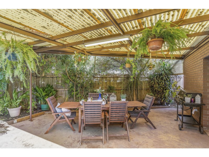 23 Dove Avenue, Altona VIC 3018