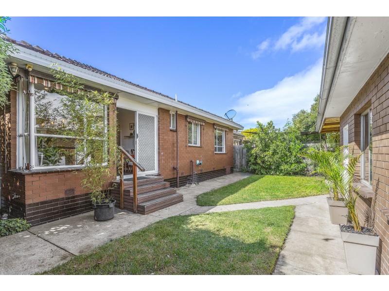 23 Dove Avenue, Altona VIC 3018