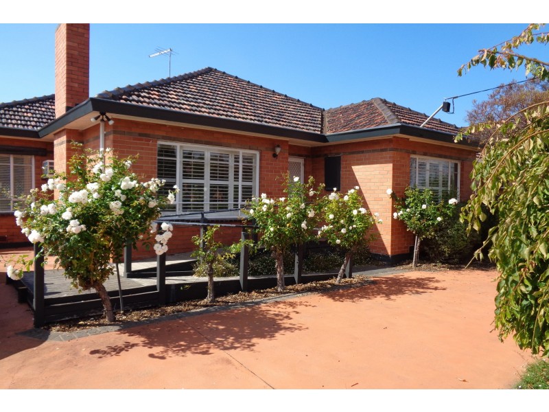 8 Cain Court, Altona VIC 3018