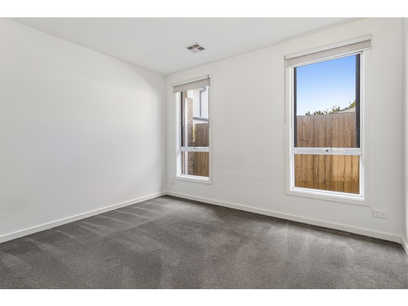 2/9 Webb Street, Altona VIC 3018