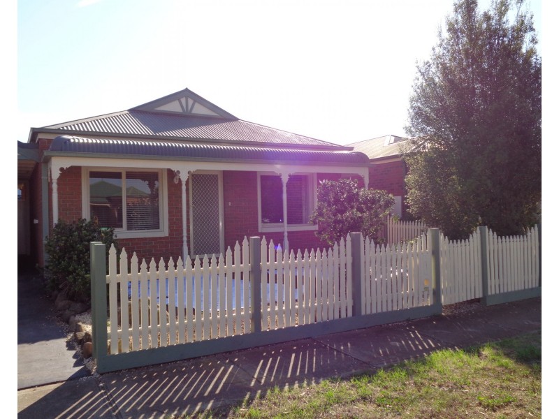 37 Kasem Drive, Werribee VIC 3030