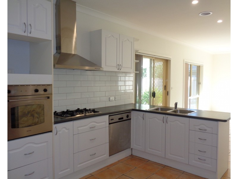 37 Kasem Drive, Werribee VIC 3030