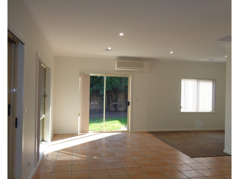 37 Kasem Drive, Werribee VIC 3030