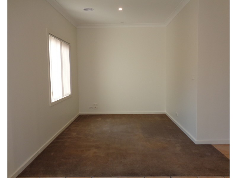 37 Kasem Drive, Werribee VIC 3030