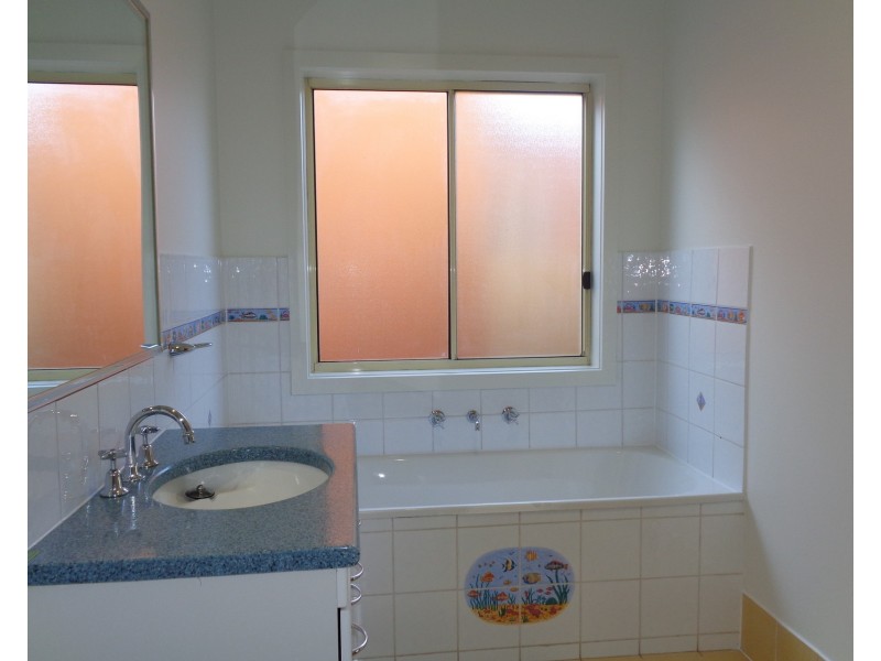 37 Kasem Drive, Werribee VIC 3030