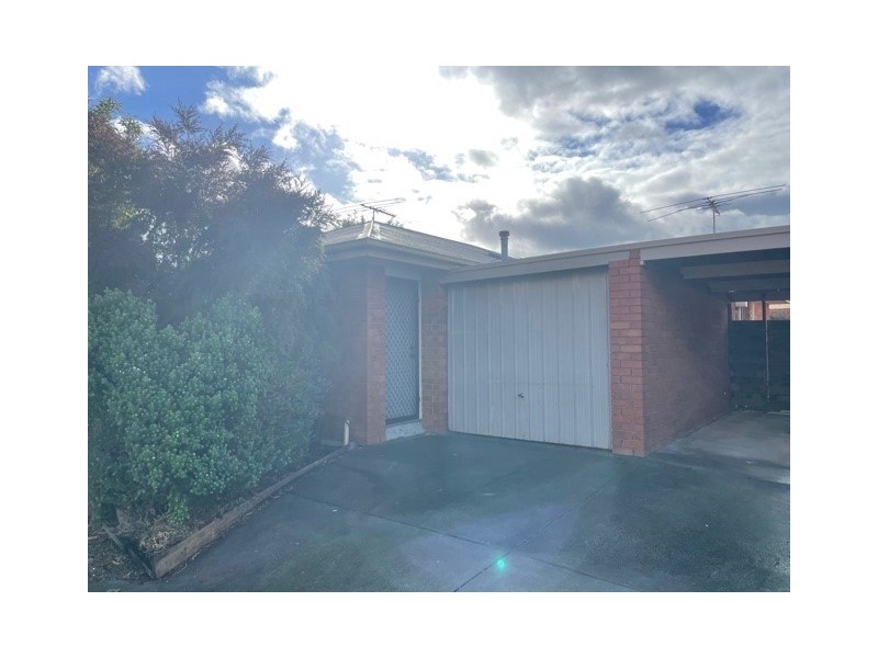 2/42 Woods Street, Newport VIC 3015
