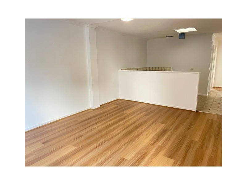 2/42 Woods Street, Newport VIC 3015