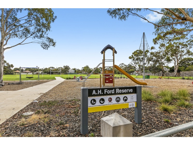 13  Delmont Avenue, Altona VIC 3018