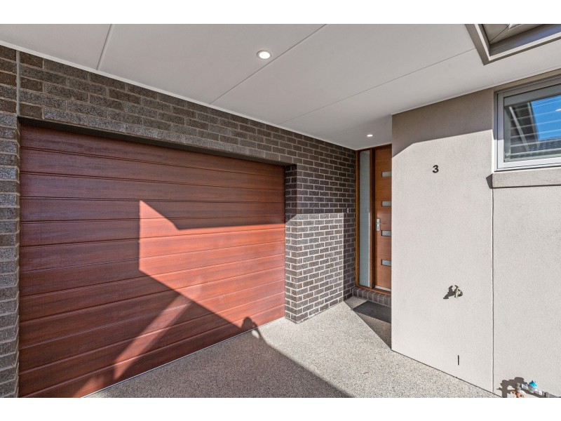 3/42 Linnet Street, Altona VIC 3018