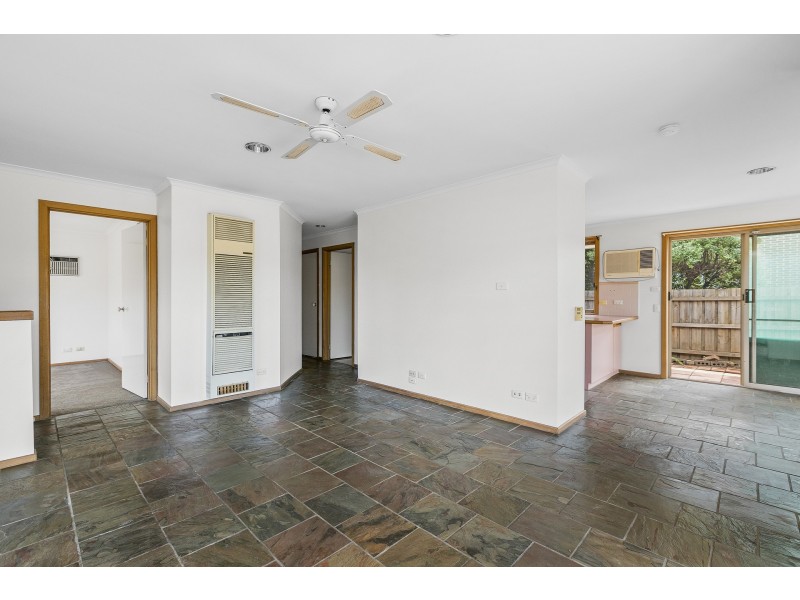 1/19 Romawi Street, Altona VIC 3018