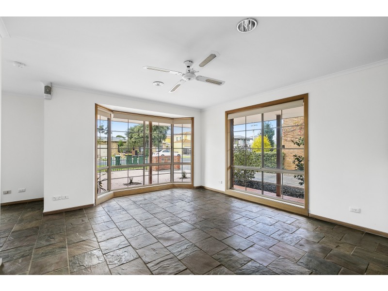 1/19 Romawi Street, Altona VIC 3018