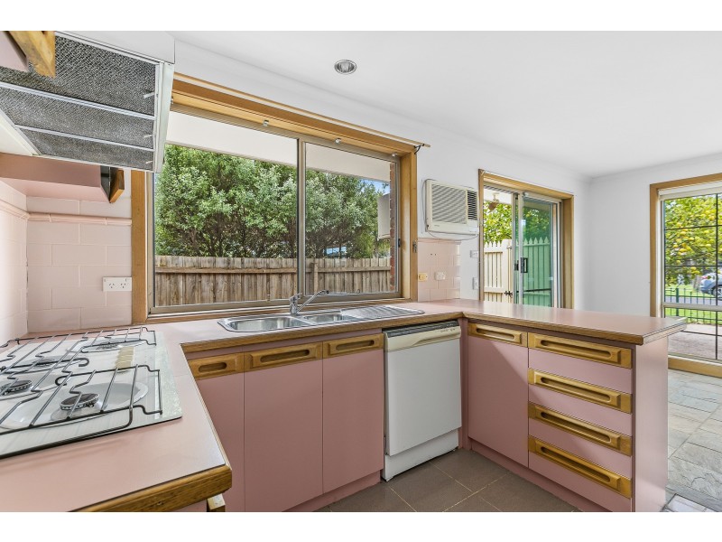 1/19 Romawi Street, Altona VIC 3018