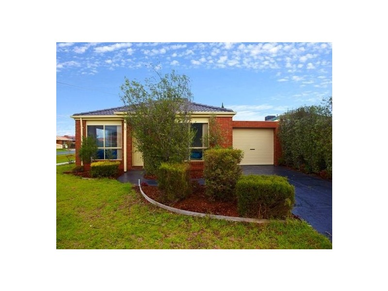 24 Lan Avenue, Altona Meadows VIC 3028