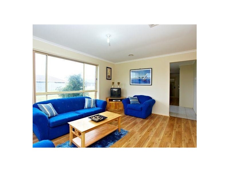 24 Lan Avenue, Altona Meadows VIC 3028
