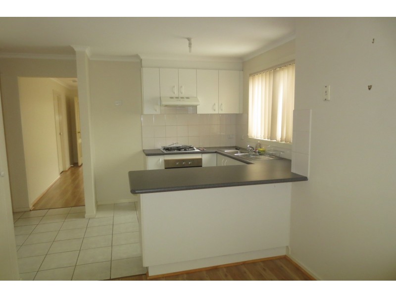 24 Lan Avenue, Altona Meadows VIC 3028
