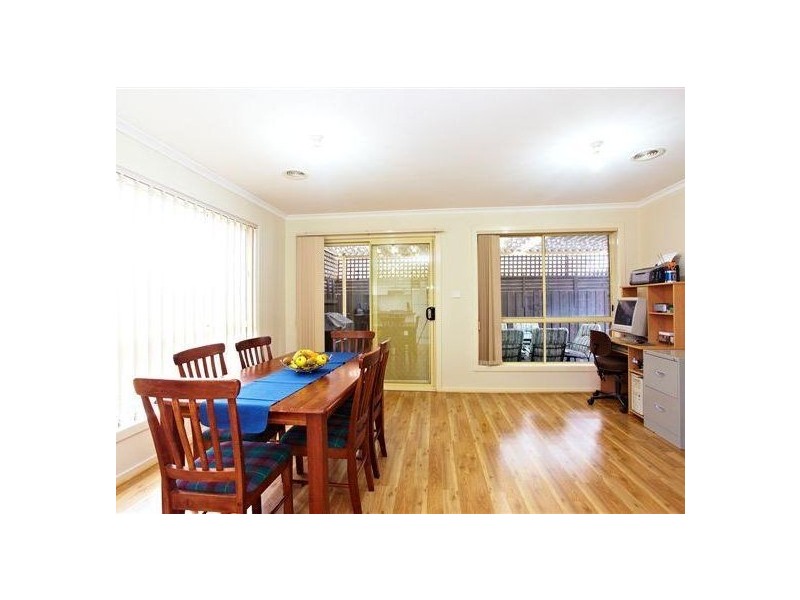 24 Lan Avenue, Altona Meadows VIC 3028