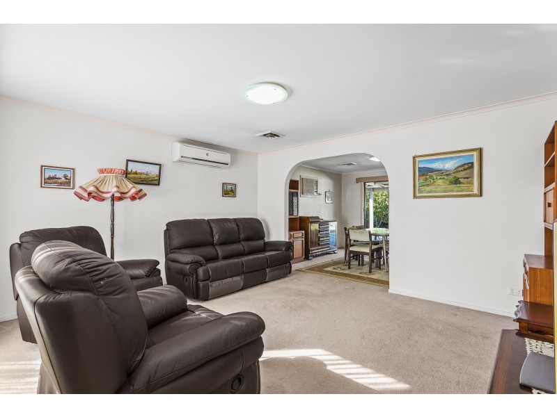 11 Brown Avenue, Altona Meadows VIC 3028