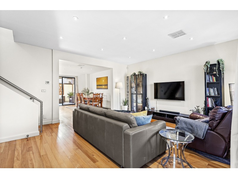 3/235 Esplanade, Altona VIC 3018