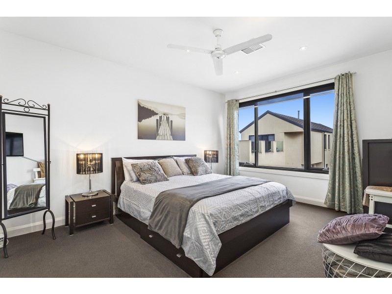 3/235 Esplanade, Altona VIC 3018