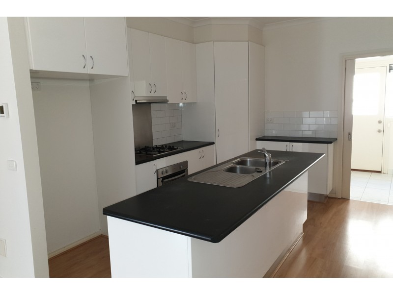 4/8 Grieve Parade, Altona VIC 3018