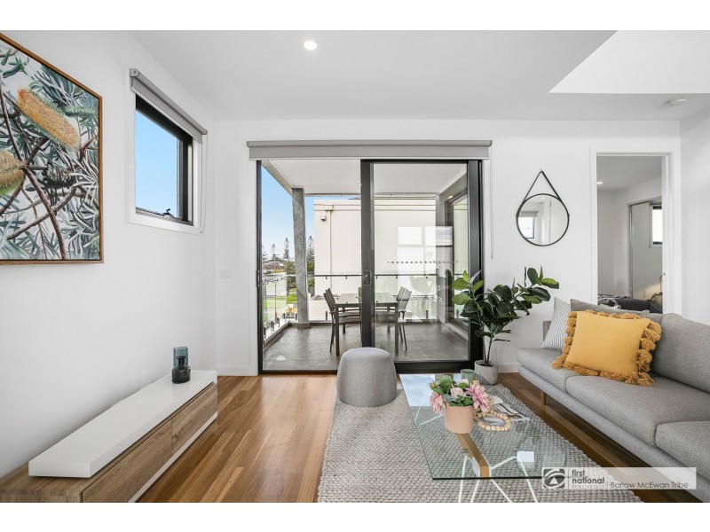 1/15 Davies Street, Altona VIC 3018