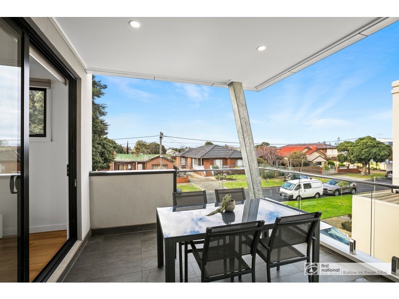 1/15 Davies Street, Altona VIC 3018
