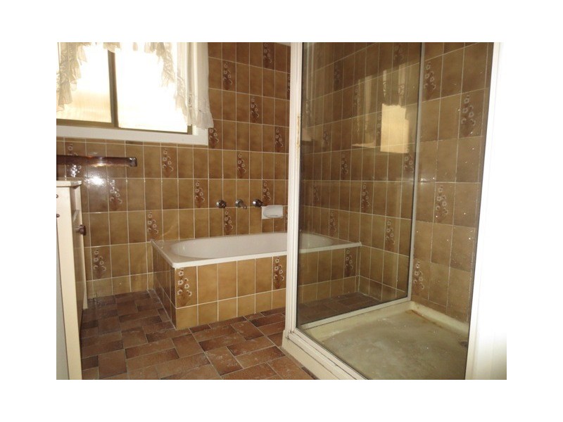 5 Grieve Parade, Altona VIC 3018