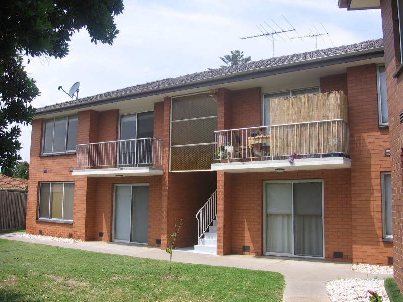 12/3 Robin Street, Altona VIC 3018