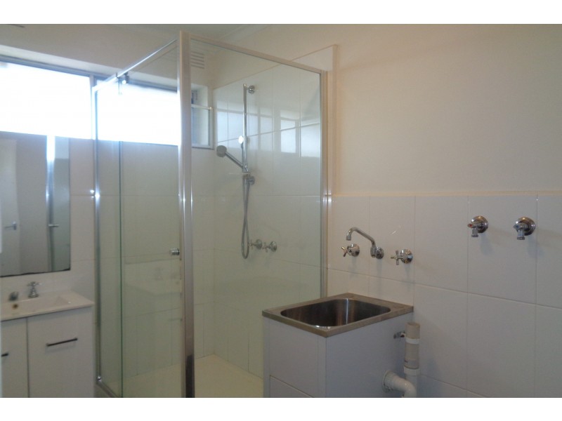 12/3 Robin Street, Altona VIC 3018