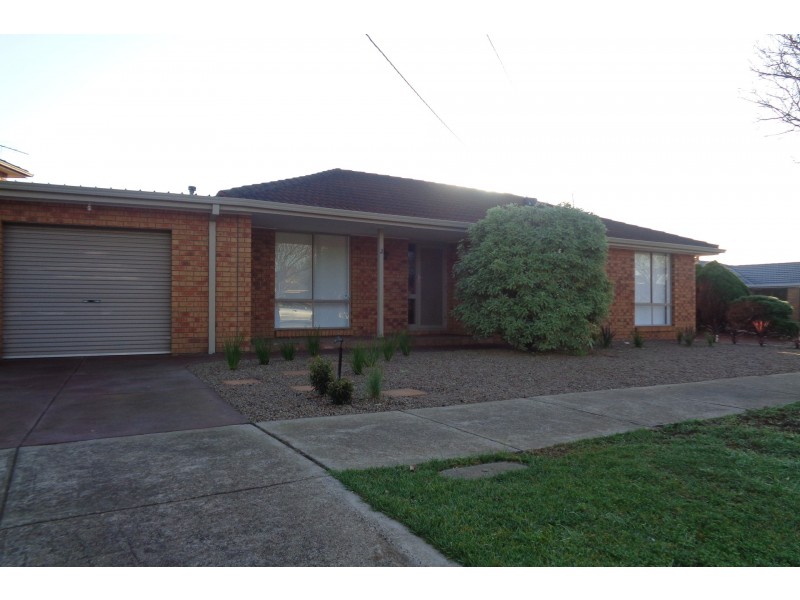 2 Hakea Court, Altona Meadows VIC 3028