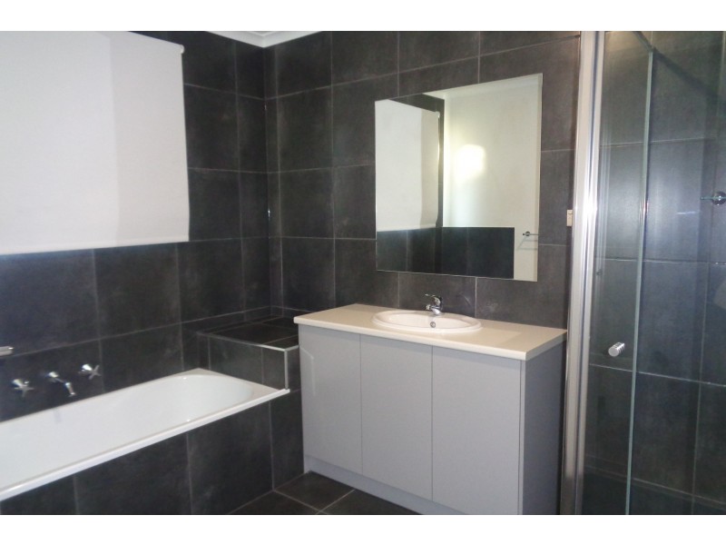 2 Hakea Court, Altona Meadows VIC 3028