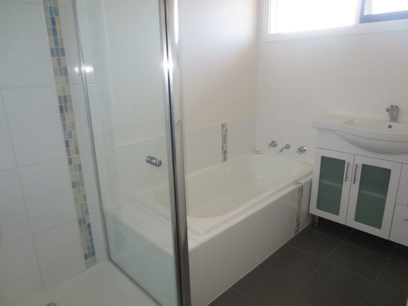 2/114 Blyth Street, Altona VIC 3018